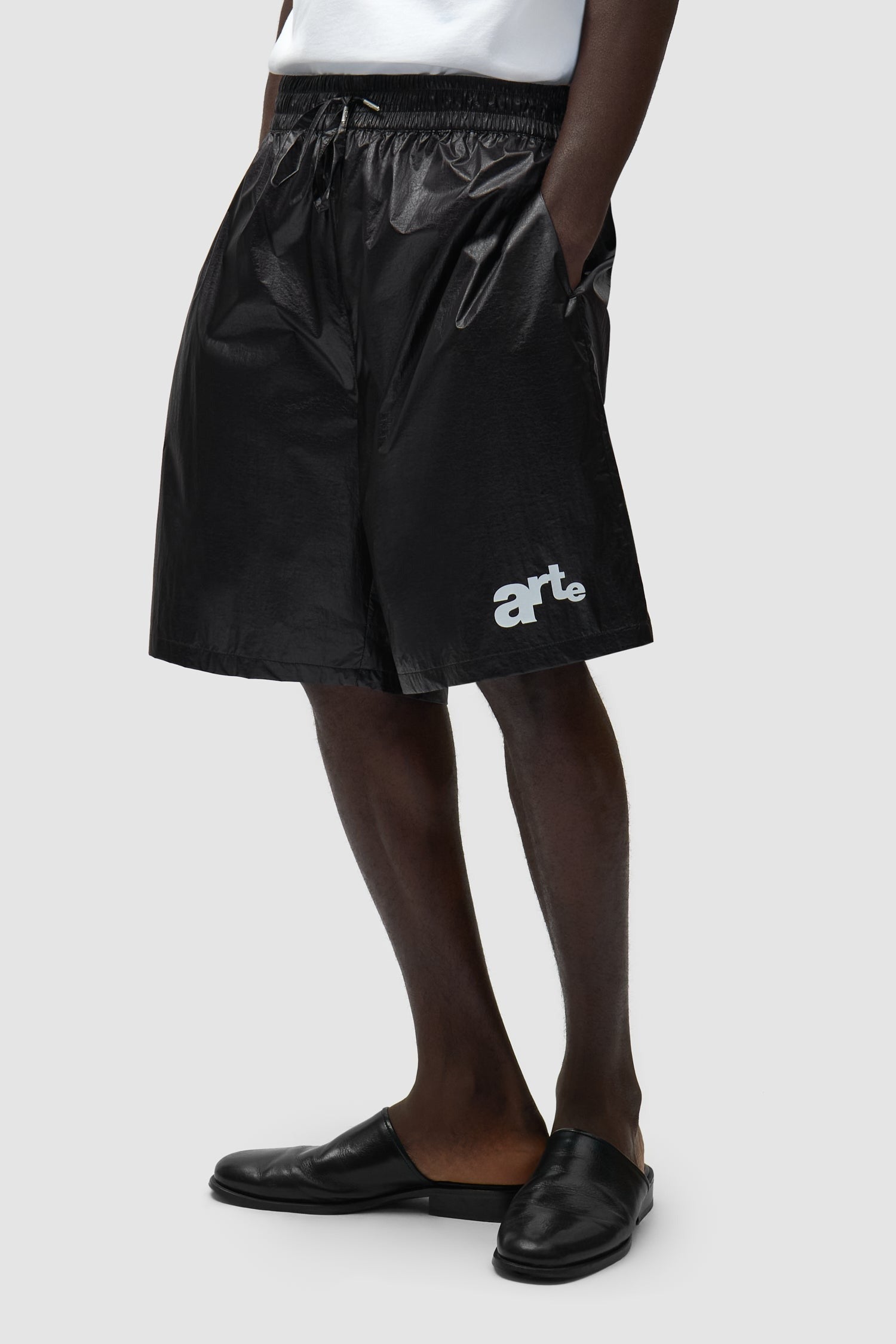 Arte Big Logo Shorts Neri