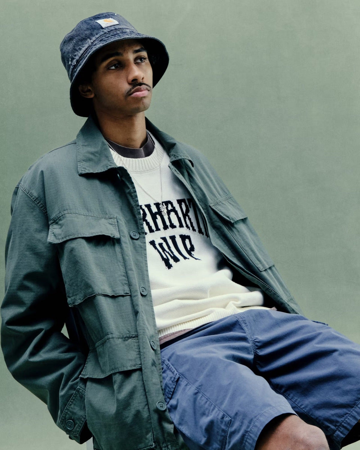 Carhartt WIP autunno inverno 2026 - bucket hat in denim e overshirt